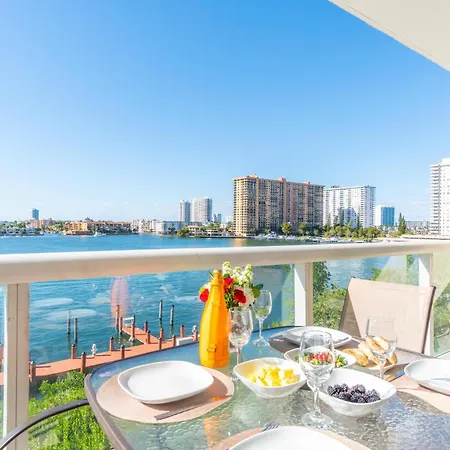 Golden Bay 58 Apartment Miami Beach Exterior photo